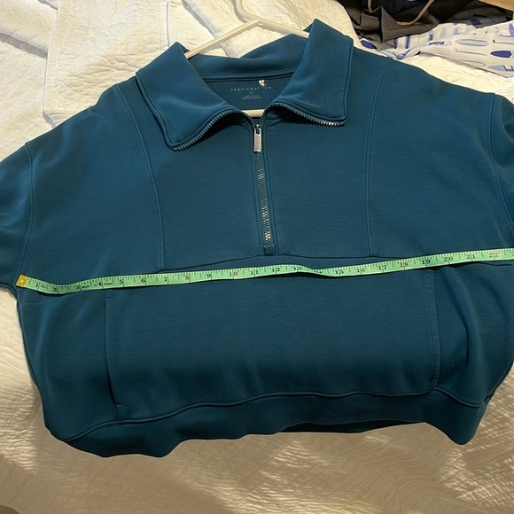 Travis Mathew women’s soft half zip in large - Picture 5 of 6
